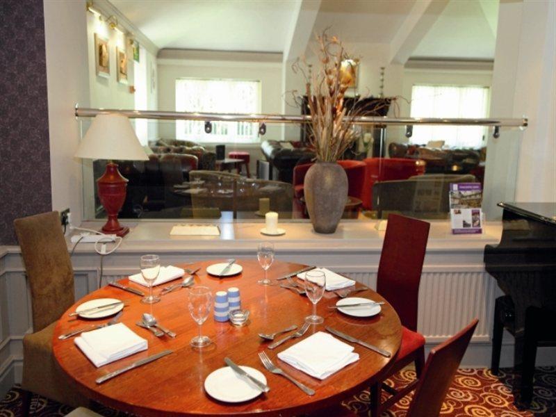 The Lymm Hotel Extérieur photo