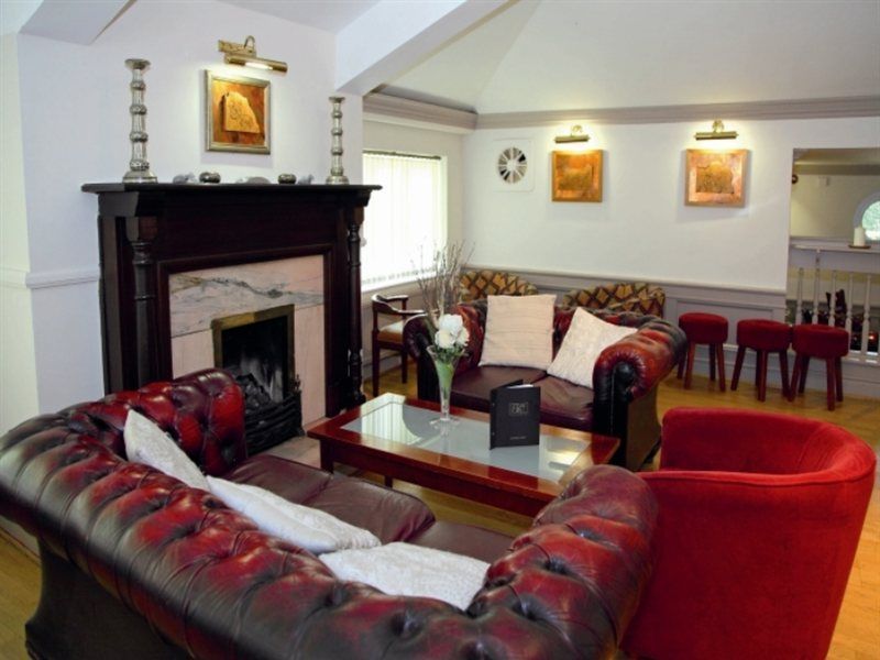 The Lymm Hotel Extérieur photo