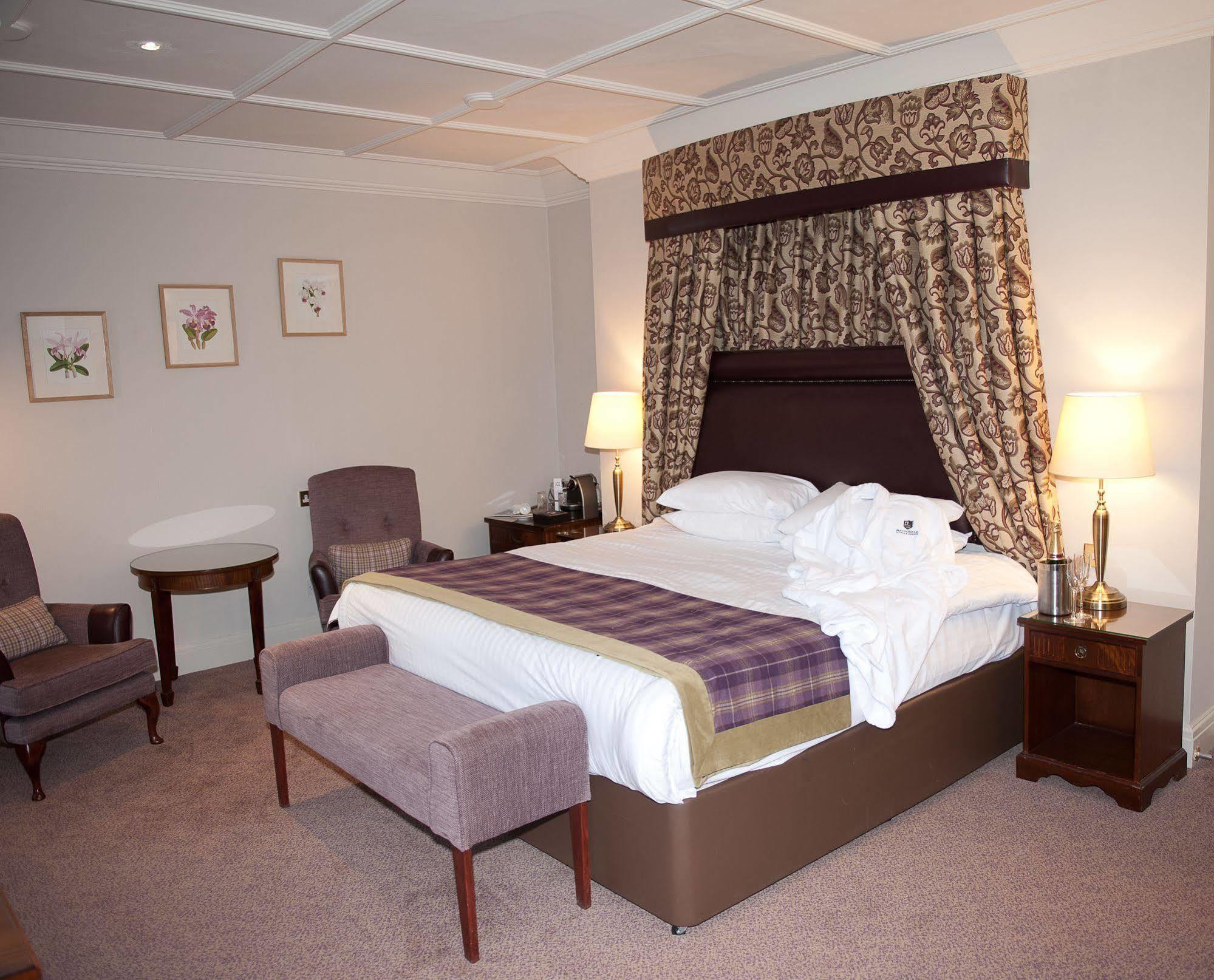 The Lymm Hotel Extérieur photo