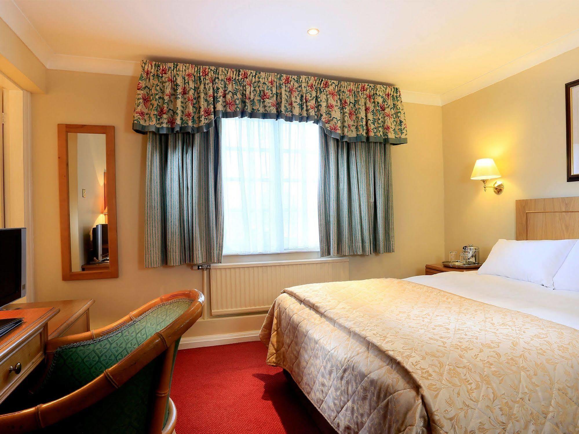 The Lymm Hotel Extérieur photo