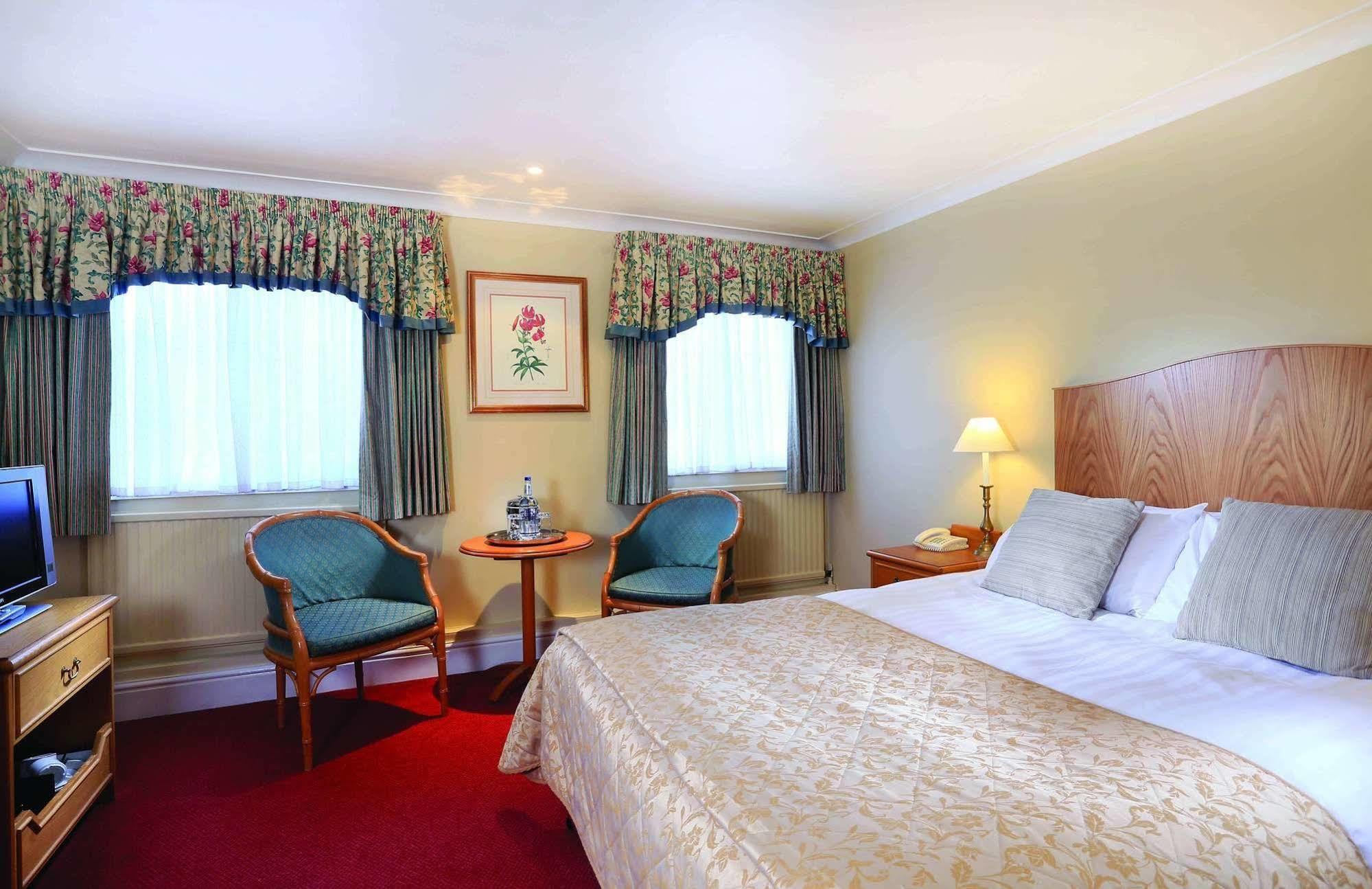 The Lymm Hotel Extérieur photo